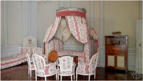 
	Chambre de Aurore de Saxe à Nohant
	Source : http://www.gerardtindillierephotos.fr/maison-de-george-sand-a-nohant-vic/