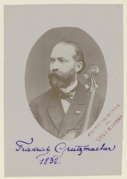 
	Portrait de Friedrich Grützmacher, 1880, photographie, 8 x 6 cm, Bibliothèque nationale de France, Département de la Musique (IFN-7721017).